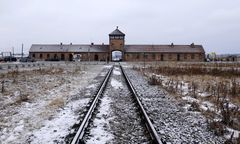 Zarzuty dla byłego strażnika z Auschwitz. Mężczyzna ma 94 lata
