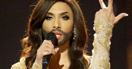 Conchita Wurst przeszła groteskową metamorfozę i wywołała prawdziwą burzę w sieci! Fani podejrzewają u niej początki ANOREKSJI!