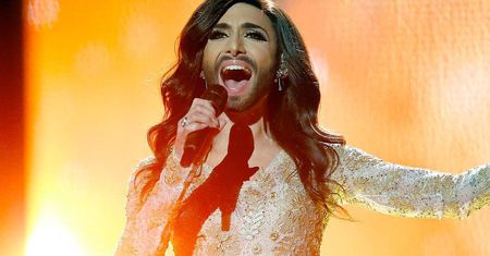 Conchita Wurst pokazała się w samych majtkach. Na jej ciele zaszły spore zmiany
