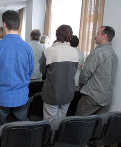 Ksiądz pomaga wyzdrowieć tak jak lekarz? Zaskakująca deklaracja Ministerstwa Zdrowia