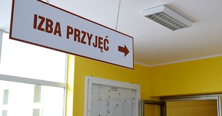 Nie żyje 69-letnia pacjentka. Przez 9 godzin leżała w izbie przyjęć