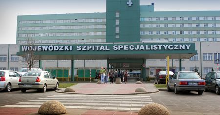 Koronawirus w Polsce. Szpitalowi w Radomiu brakuje pracowników. "Musimy szukać wolontariuszy"