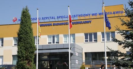 Wrocław: Koronawirus. Szpital na Kamieńskiego częściowo zamknięty