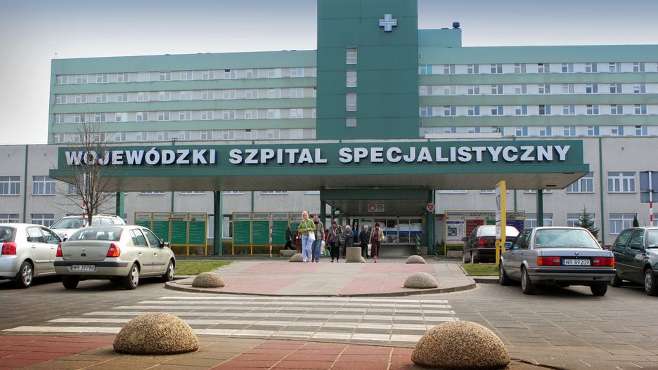 Szpital w Radomiu prosi o pomoc. 500 z 1400 pracowników jest na zwolnieniach albo kwarantannach 