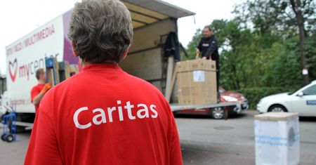 Caritas Polska chwali się rekordem. Wydano 100 milionów złotych na dobroczynność