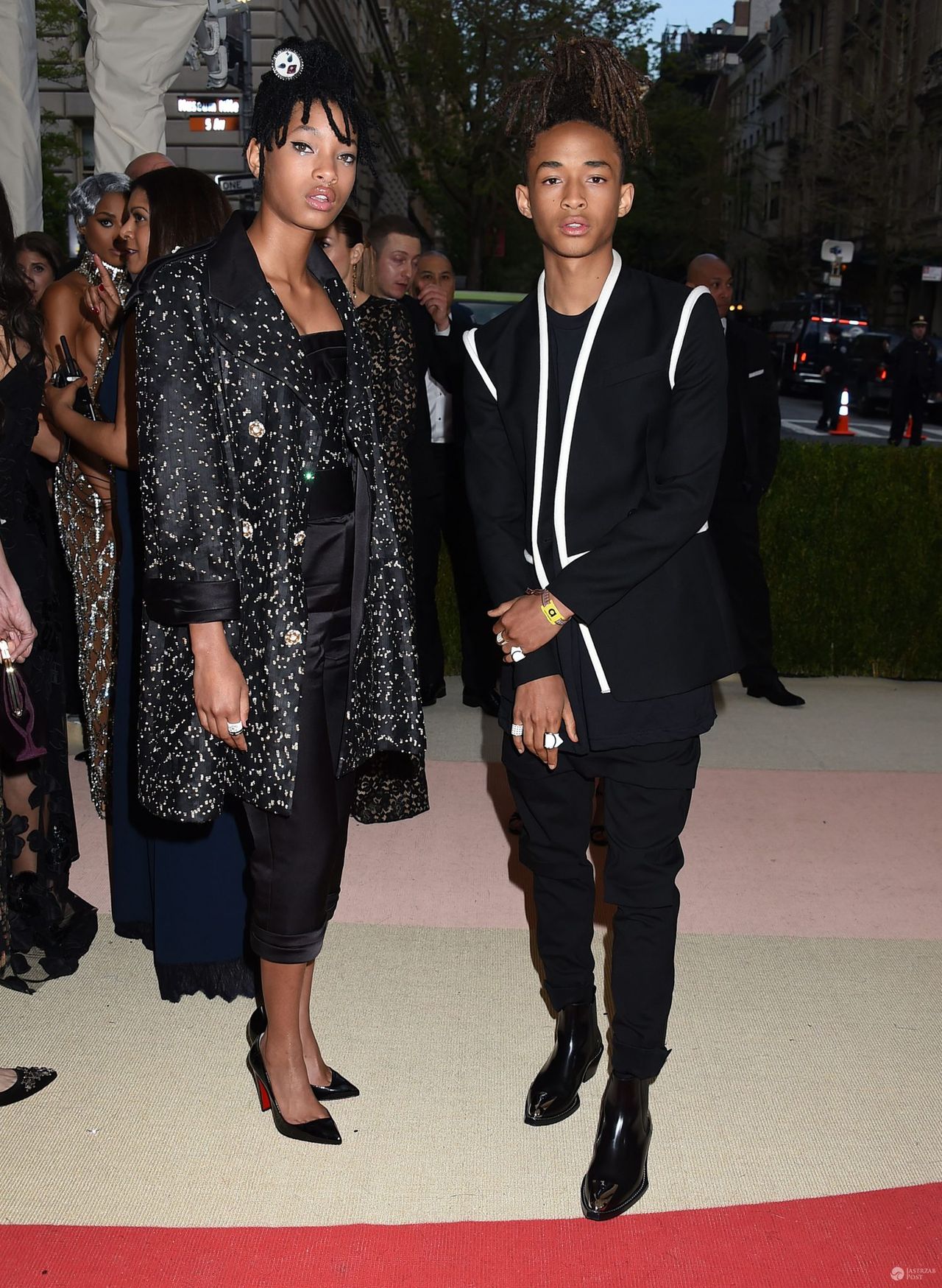 Willow Smith (w kreacji Chanel) i Jaden Smith (w kreacji Louis Vuitton), MET Gala 2016 (fot. ONS)