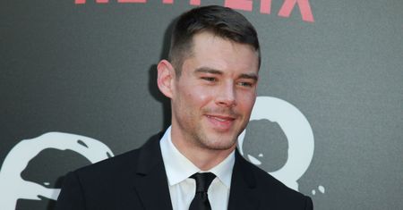 "Sense8": Brian J. Smith ujawnił, że jest homoseksualistą. Miał trudne dzieciństwo
