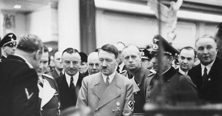 Adolf Hitler. Runął wielki mit o zbrodniarzu