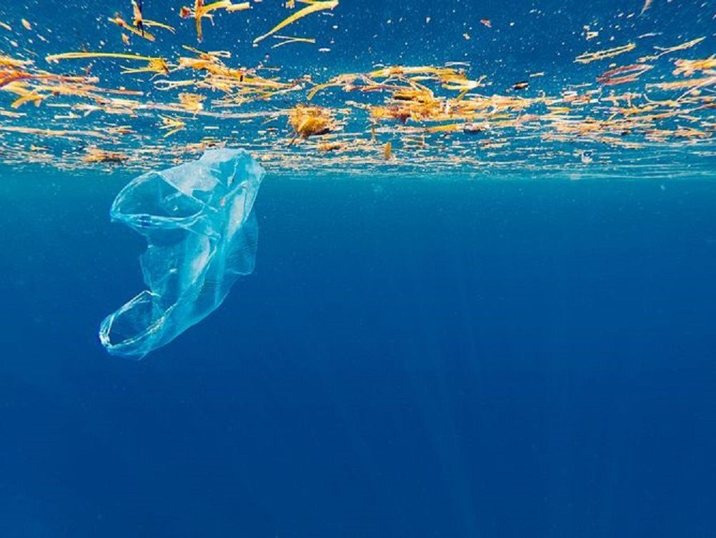 Chiny wyrzucają więcej śmieci do oceanu. Niechlubny rekord pobity