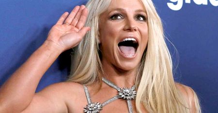 Britney Spears upozorowała swoją śmierć. Zdjęcia mrożą krew w żyłach. To najdziwniejsze fotki z okazji Halloween