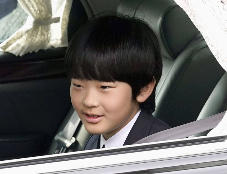 Noże w klasie 12-letniego księcia Japonii. Trwa śledztwo 