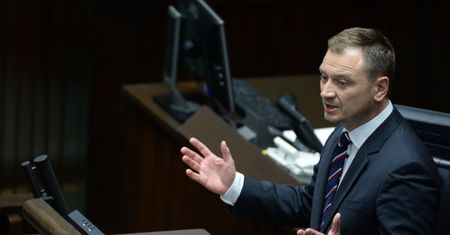 2,7 tys. zł. Tyle w miesiąc zarobił znany poseł. Wszystko przez to, że "przeszkadzał premierowi"