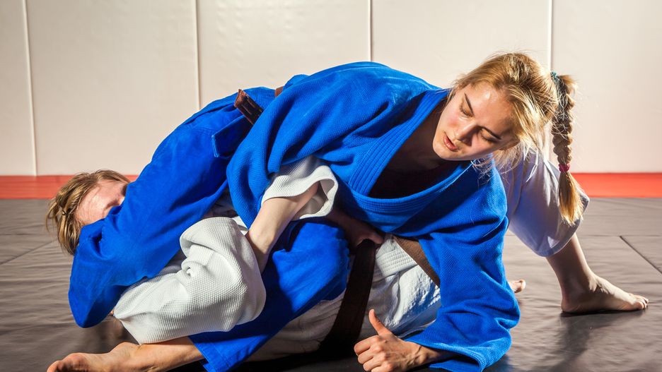 Brazylijskie jiu jitsu to połączenie judo, zapasów i japońskiego jiu jitsu.
