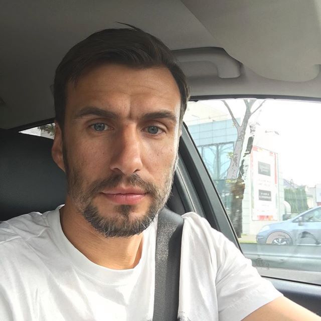 Żona Jarosława Bieniuka zmarła prawie 4 lata temu. Dziś Bieniuk ma nową partnerkę