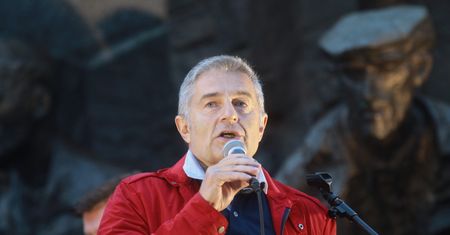 Władysław Frasyniuk gorzko o wyborach: "Nie ma co otwierać szampanów"