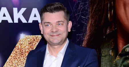 Zenon Martyniuk z żoną i mamą na premierze filmu "Zenek"