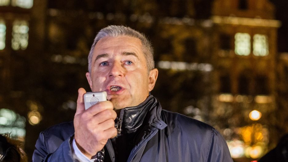 Władysław Frasyniuk twierdzi, że nie kopnął policjanta