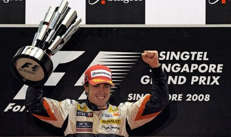 GP Singapuru: triumf Alonso, pech Kubicy