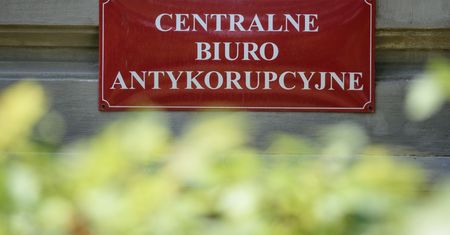 CBA zatrzymało naczelnika Urzędu Skarbowego i komornika podczas dzielenia się łapówką