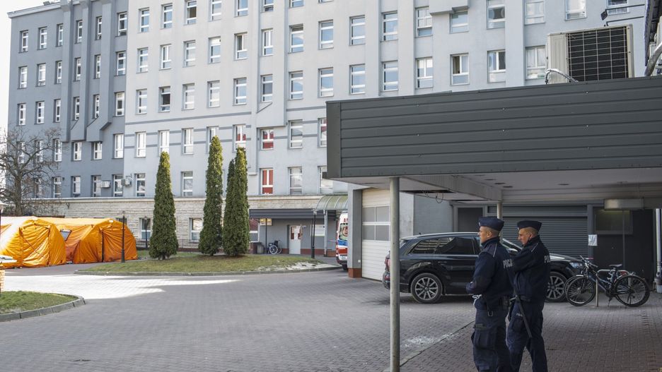 Koronawirus. Warszawa. Ze szpitala MSWiA oddalił się mężczyzna zarażony koronawirusem.