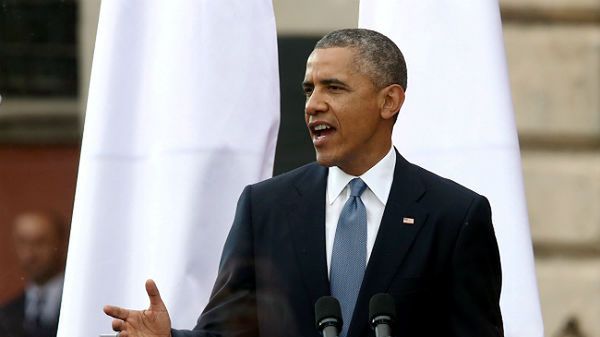 Prezydent USA Barack Obama przemawia podczas głównych uroczystości z okazji 25-lecia Wolności w 25. rocznicę wyborów parlamentarnych na placu Zamkowym w Warszawie