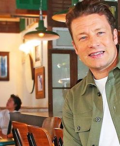 Jamie Oliver zaliczył wpadkę na wizji i uciął koniuszek palca. Na tym się nie skończyło