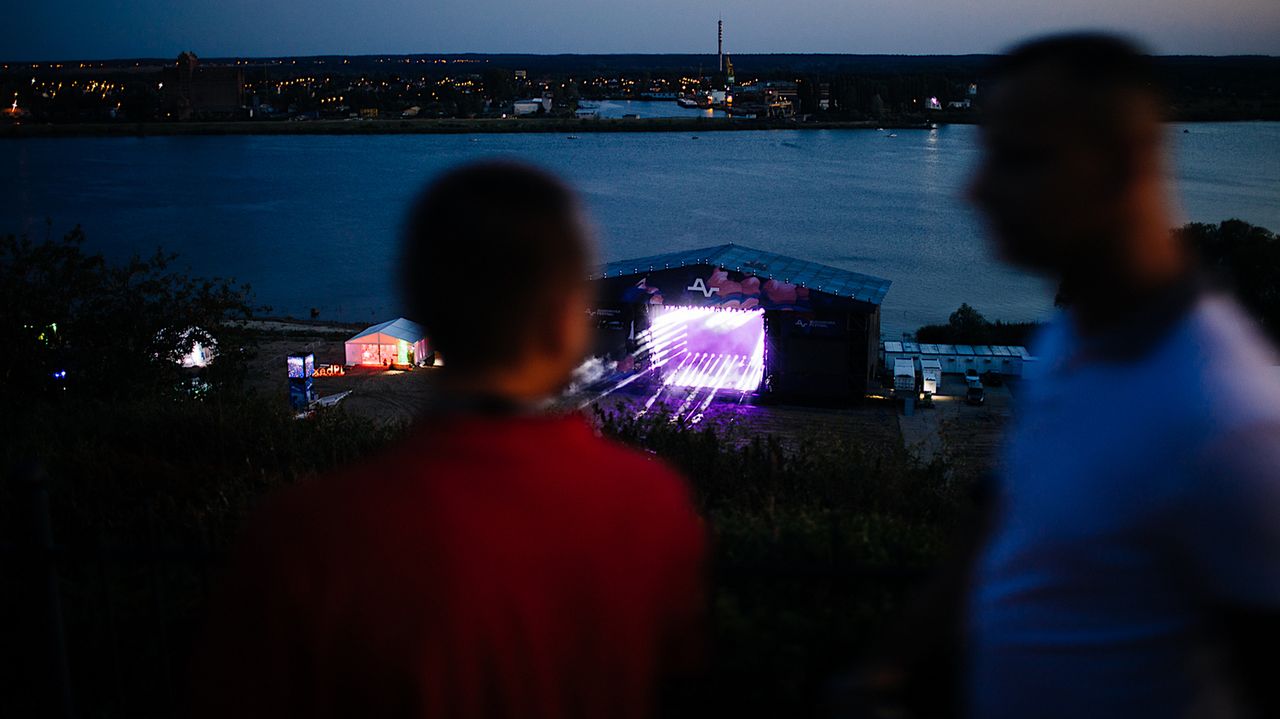 Płock budzi się na Audioriver. Jedni się bawią, a drudzy nie śpią