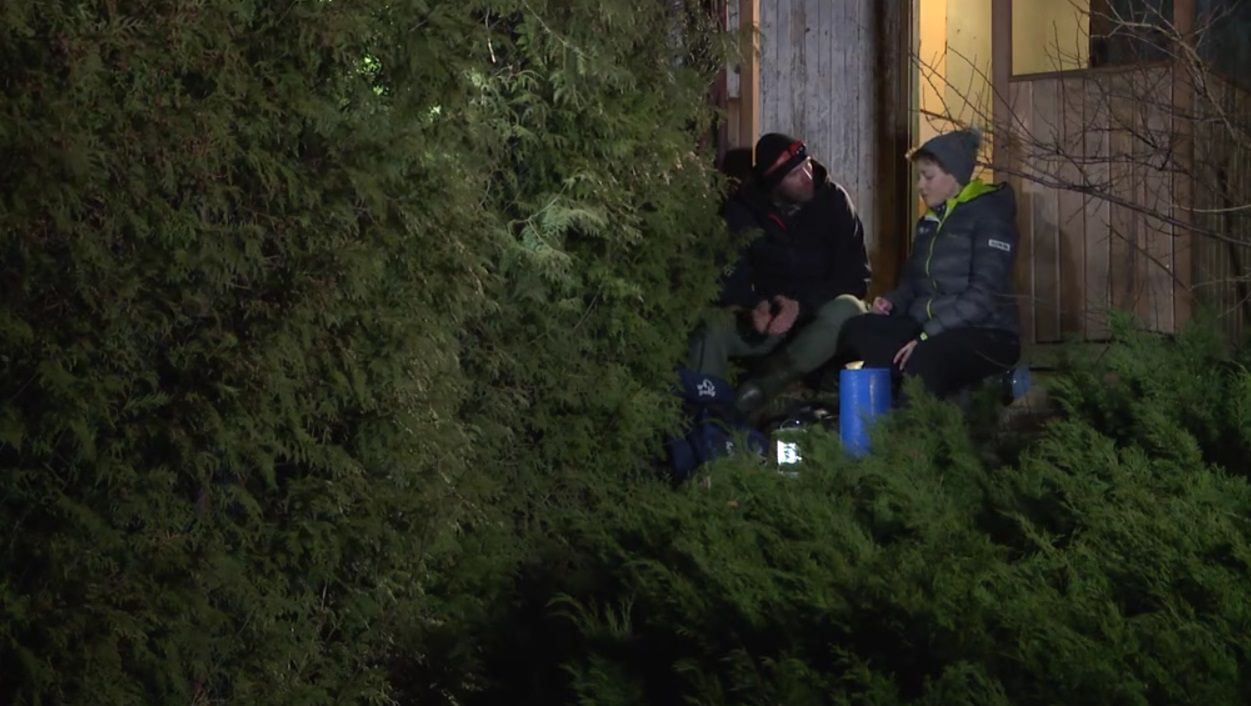 Zimowy biwak pod gołym niebem. Podpowiadamy, jak to zrobić z głową