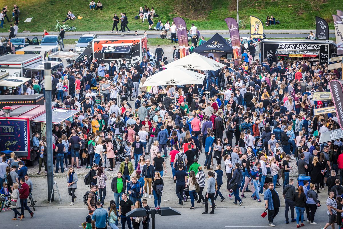 Festiwal Food Trucków i Mistrzostwa Burgerowe na błoniach PGE Narodowego