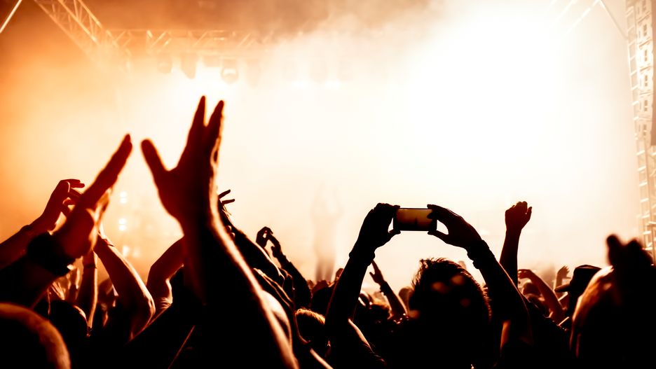 Letnie festiwale to dawka energii na jesienne i zimowe dni