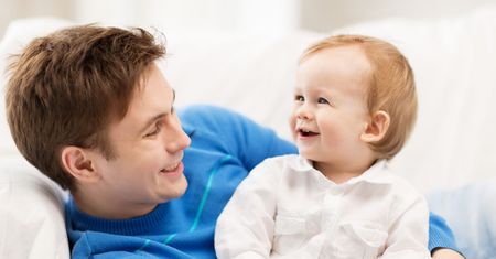 500+ nie wpływa na konta ojców. Pieniędzmi częściej zarządzają kobiety