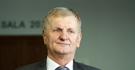 Poseł PiS szuka myśliwych. "12 osób zginęło przez dziką zwierzynę"
