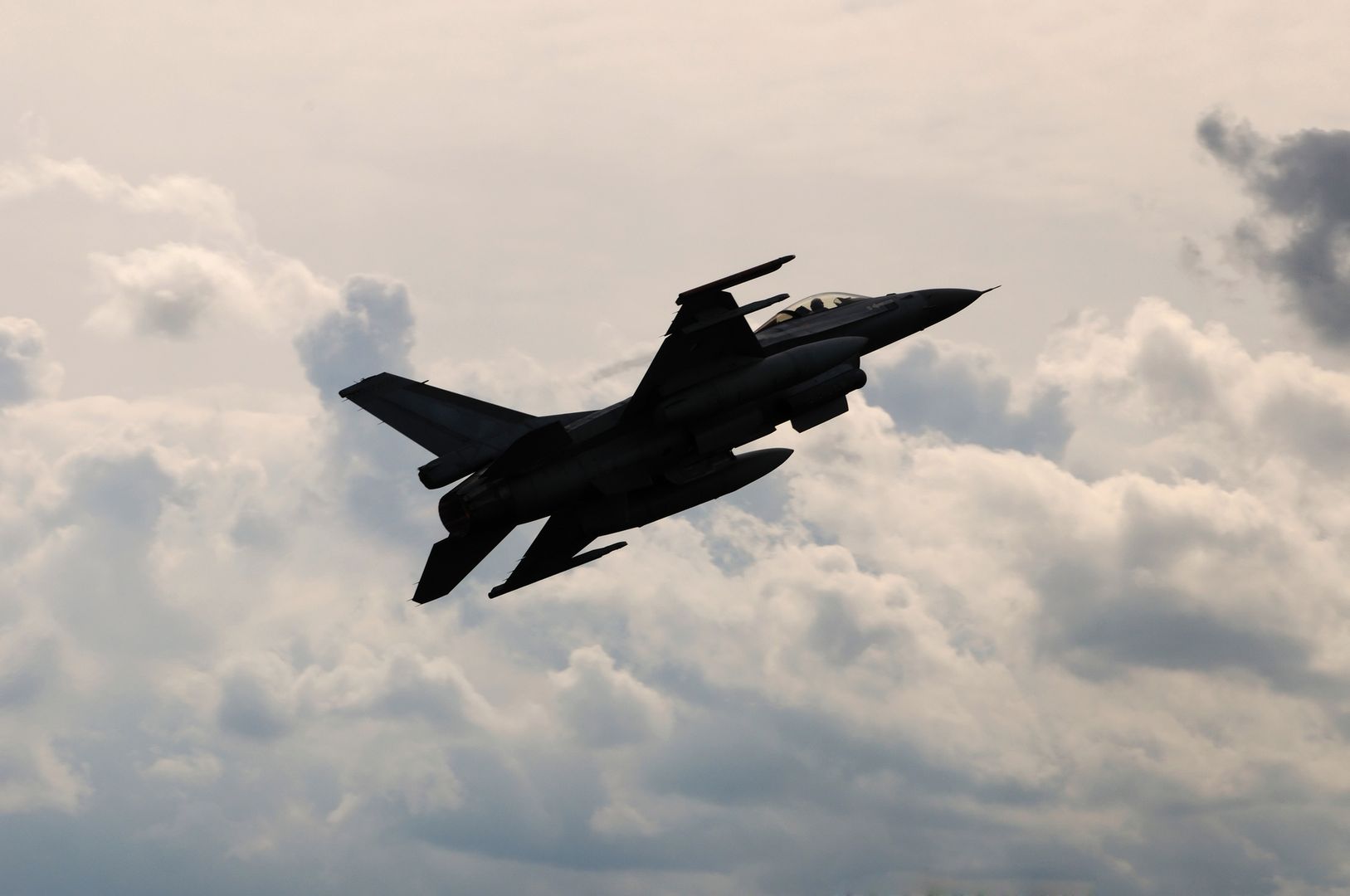 Myśliwiec sił NATO nastraszył rosyjskiego ministra obrony