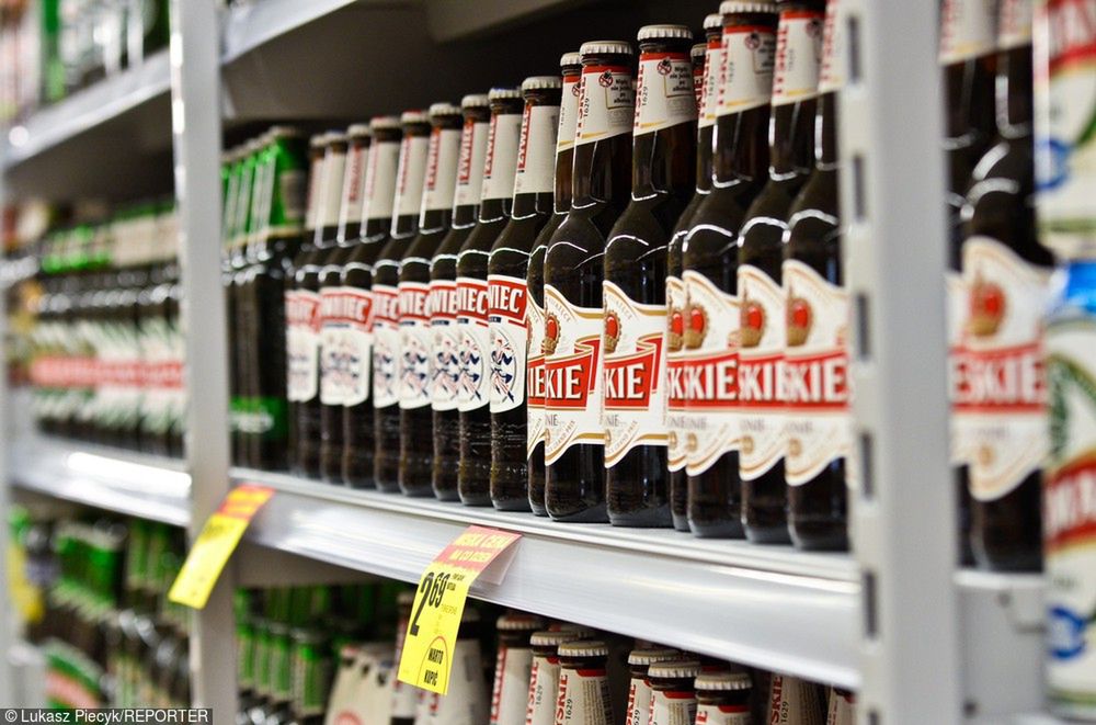 Ponad 90 proc. Polaków deklaruje, że pije piwo. Głównie z alkoholem i jasne