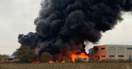 Turcja: Pożar fabryki chemicznej w Denizli.