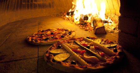 Walka ze smogiem. Pizzę z pieca opalanego drewnem zaserwują tylko duże lokale