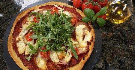 Pizza margherita. Obiad po włosku