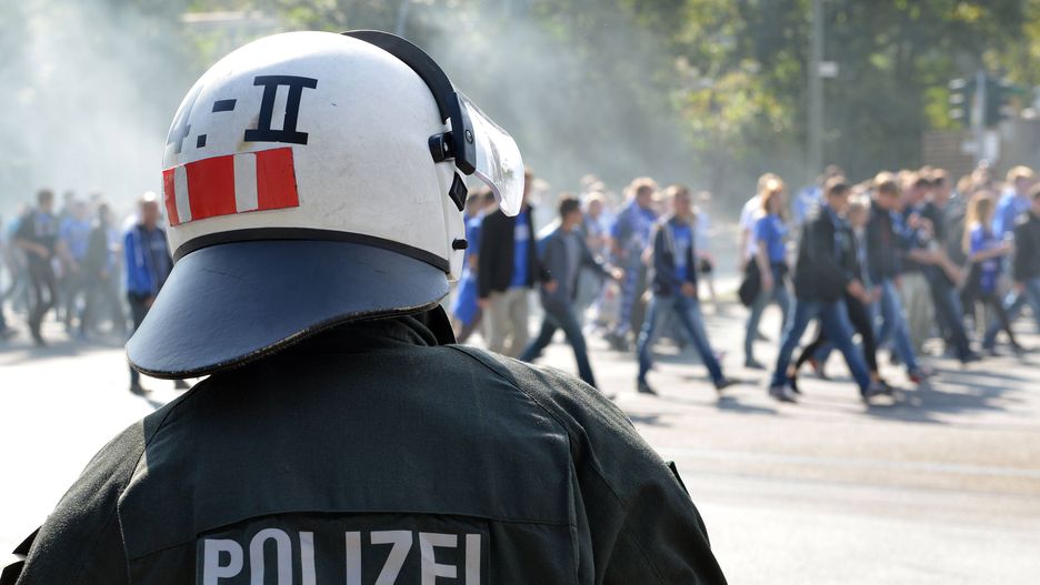 Zamiast włamywaczy znaleźli namiot z dwójką 17-latków z Polski wraz z 20 opakowaniami heroiny