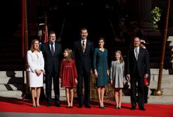 Król Filip i królowa Letizia z córkami w Hiszpańskim Parlamencie