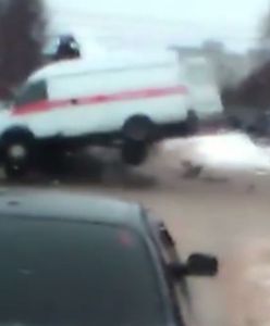 #dziejesiewmoto: kolizja pędzącego ambulansu