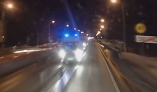 #dziejesiewmoto: kierowca karetki powoduje kolizję