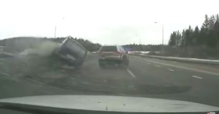 #dziejesiewmoto: stracił kontrolę nad terenówką i spowodował kolizję