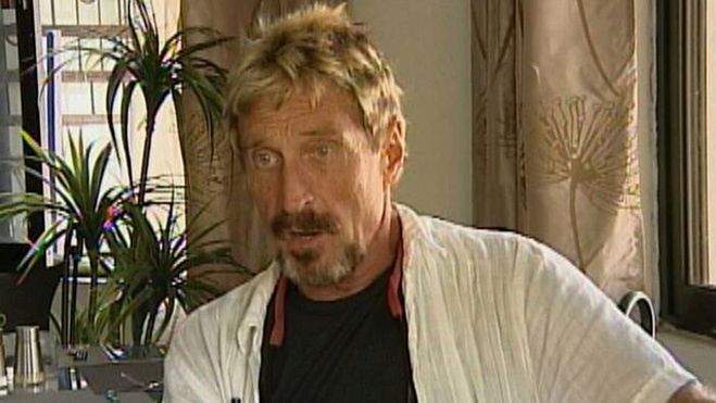 John McAfee poszukiwany za morderstwo