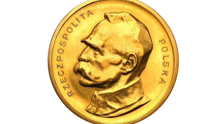 100 marek z profilem Józefa Piłsudskiego, które już niedługo licytowane będzie od 100 tys. zł