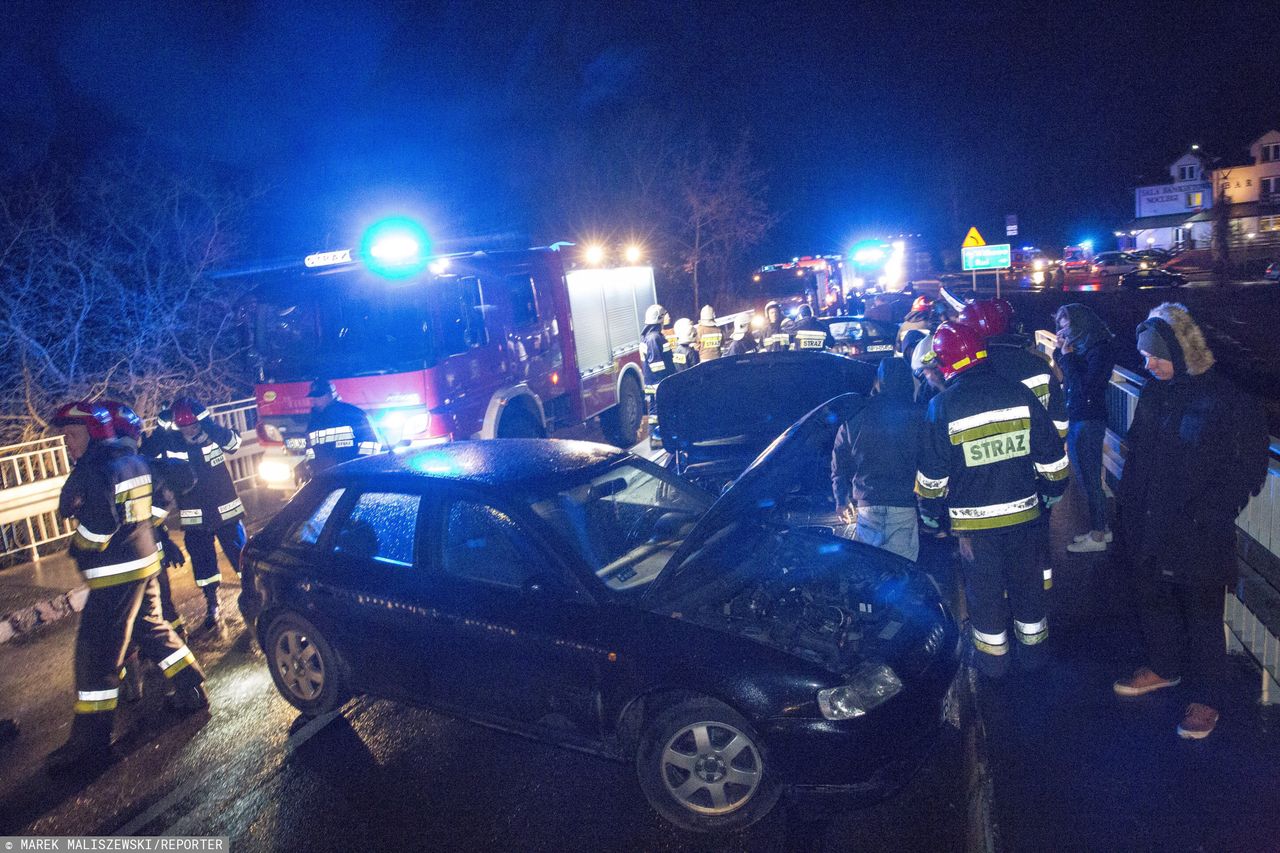 Pogoda utrudnia życie kierowcom na północnym wschodzie Polski. Trzy wypadki w woj. podlaskim