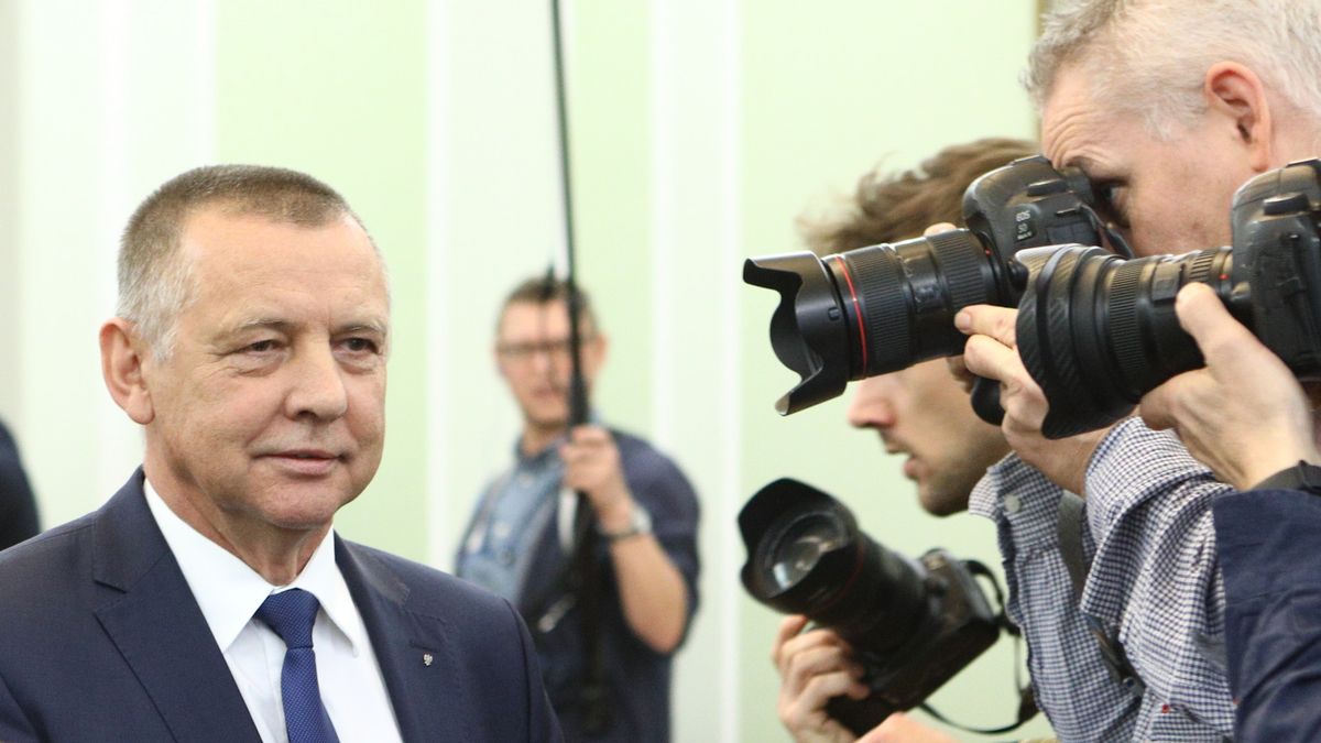 Marian Banaś może długo punktować PiS. Na razie ma raporty, które zostawił mu... poprzednik