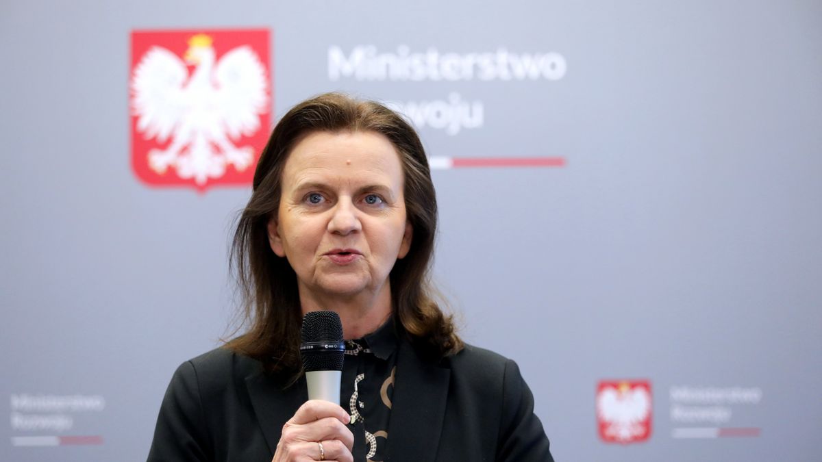 Prof. Gertruda Uścińska, prezes ZUS, zapewnia, że pieniądze są wypłacane na bieżąco