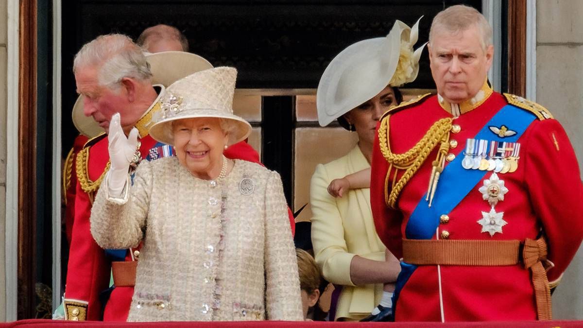 Syn królowej Elżbiety II zrezygnował z pełnienia obowiązków królewskich! Popłoch na brytyjskim dworze