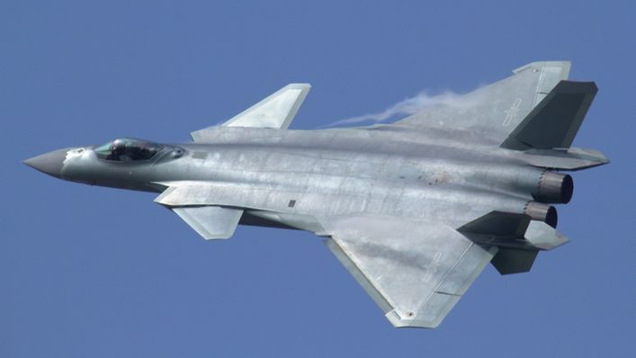 Chiński myśliwiec 5. generacji J-20