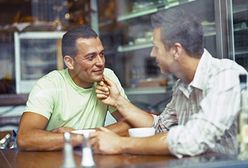 Geje zarabiają mniej niż heteroseksualiści